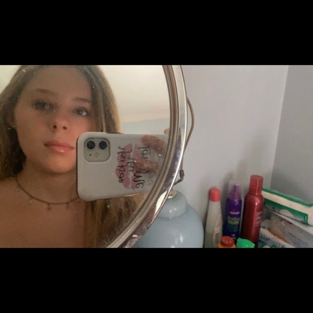 Meet your Posher, Amelia